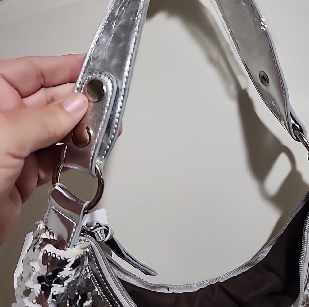 NWT Ashro Silver Sequin Shoulder Bag ✨ - Picture 3 of 4